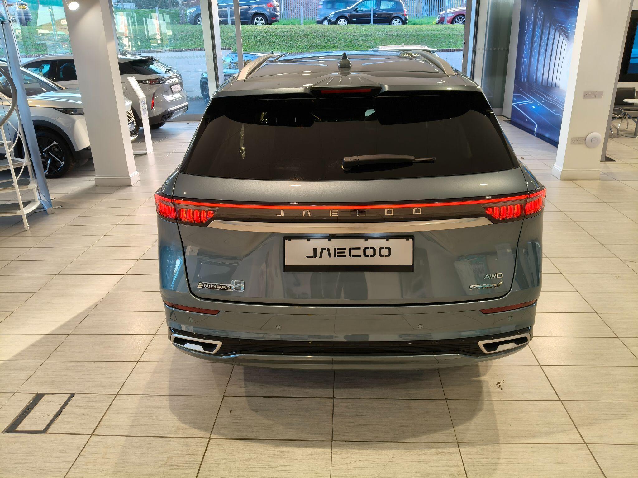 Large vehicle image